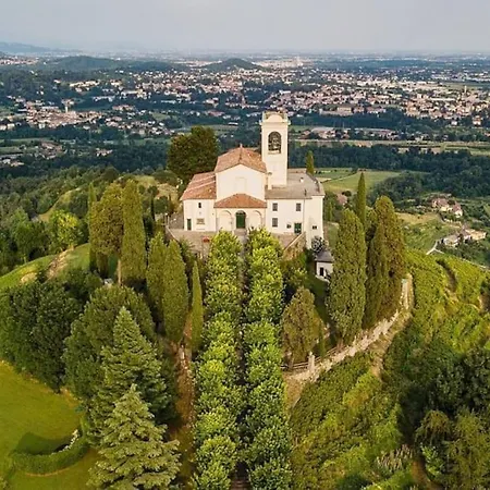 Alta. *mondo* Santuario + Parcheggio Montevecchia